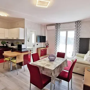 https://appartamento-iris-vallecrosia.hotelitalianriviera.com