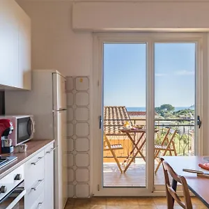Vista Mare Con Giardino Appartamento